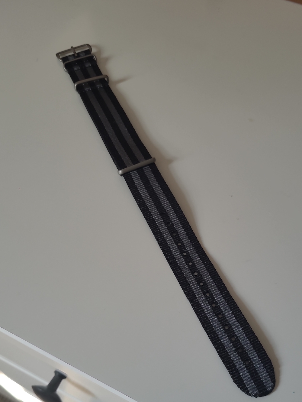 Black and Gray Zuludiver 22m. Nato Watch Strap